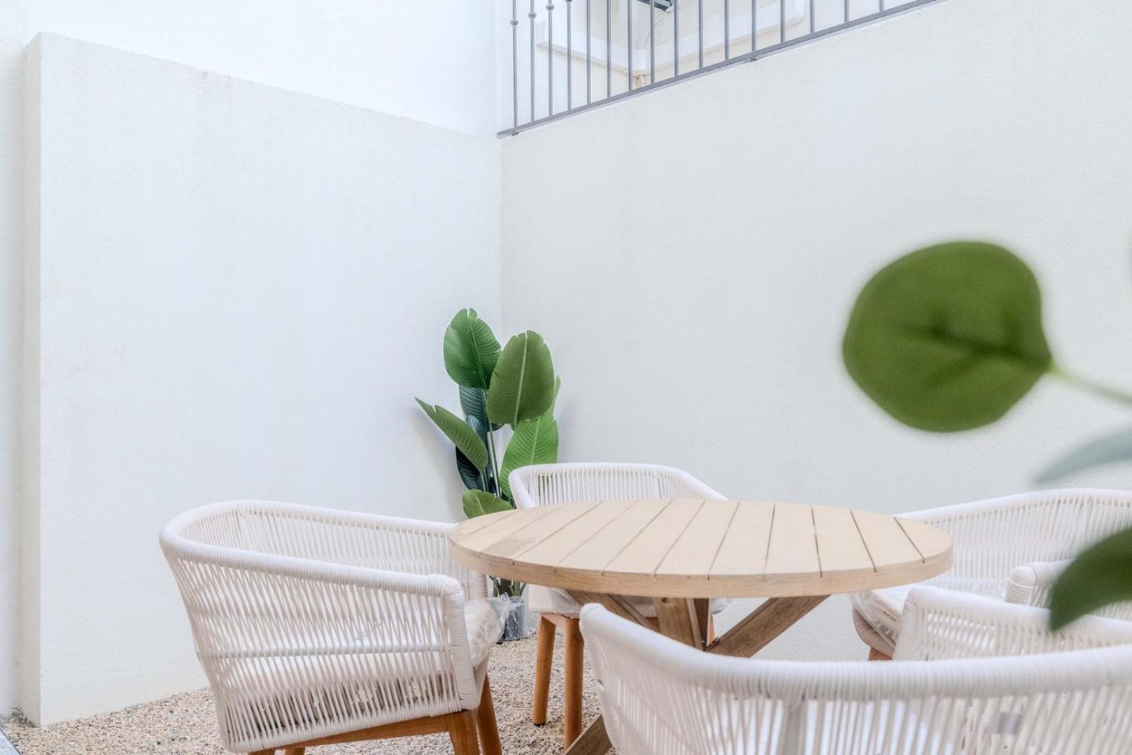 Stylish 2br With Ac & Terrace | By Airnest Apartamento