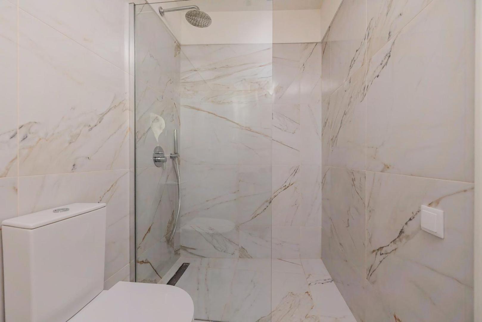 Stylish 2br With Ac & Terrace | By Airnest