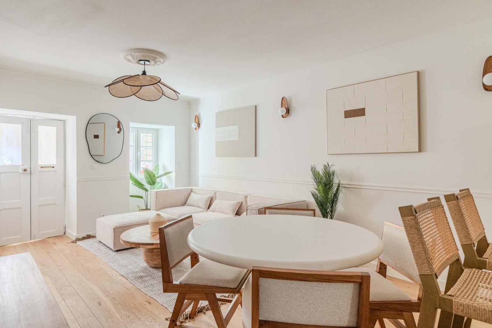 Stylish 2br With Ac & Terrace | By Airnest * Lisboa
