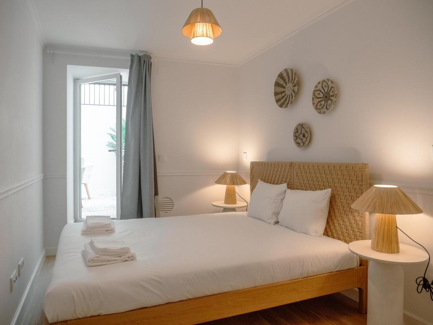 Stylish 2br With Ac & Terrace | By Airnest * Lisboa