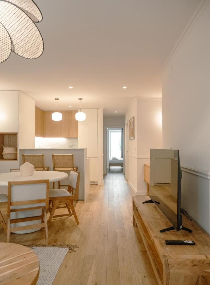 Stylish 2br With Ac & Terrace | By Airnest Apartamento Lisboa